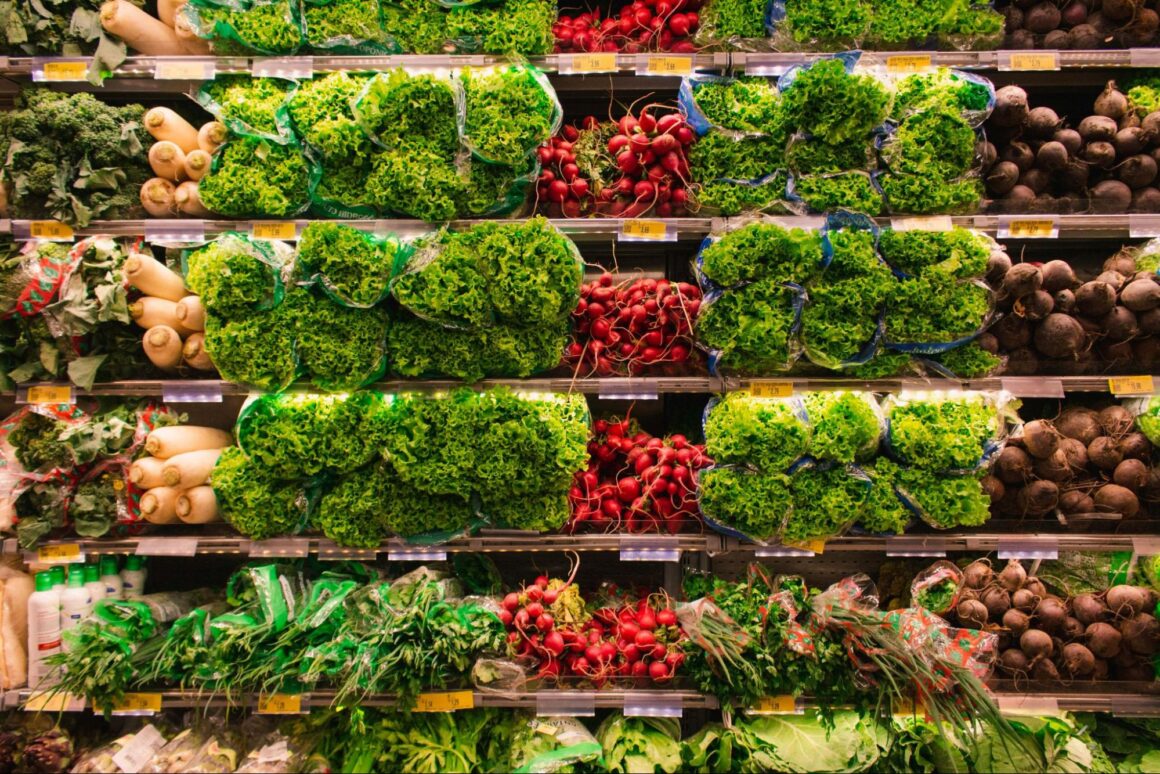 Supermarket loyalty schemes actually do save money