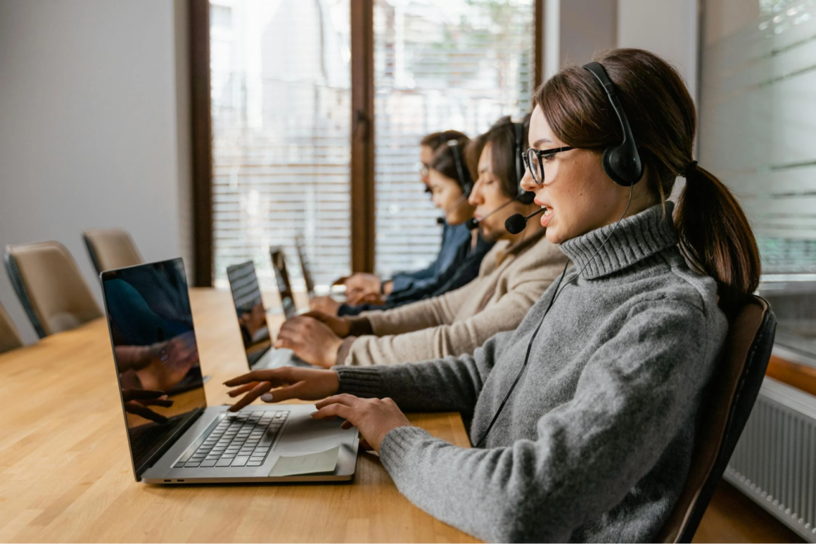 How crm helps financial advisors stay organized during busy seasons
