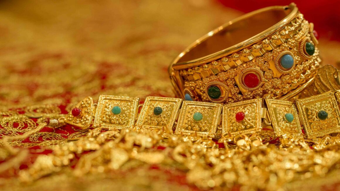 Whats behind arizonas jewelry resale boom a look at the smart shifts