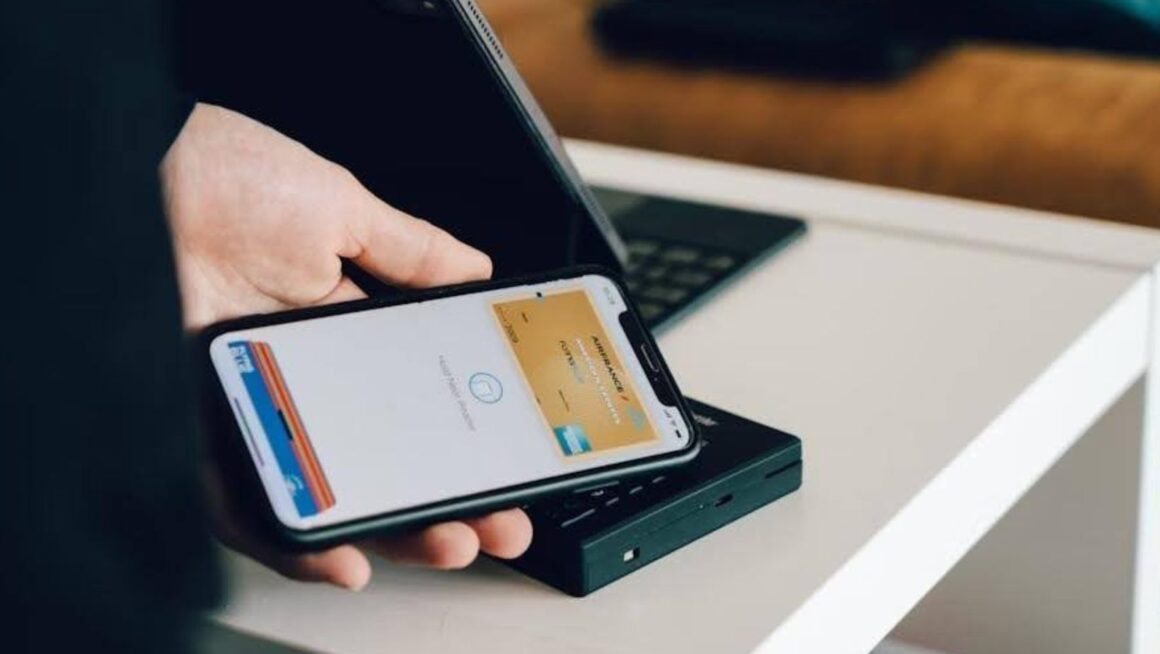 How contactless and mobile wallet payments are transforming everyday transactions