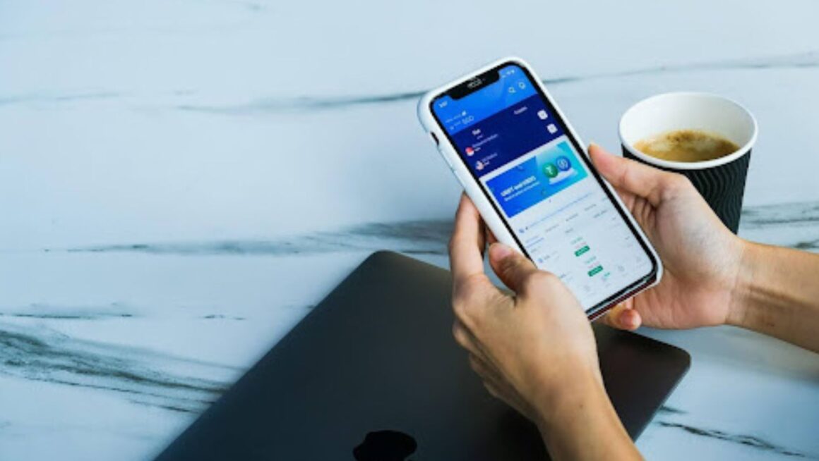 How to earn bitcoin for free from faucets