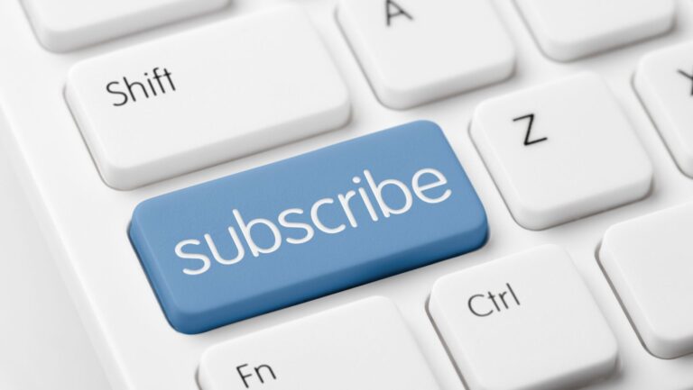 Why a Custom Monthly Flower Subscription Wins Every Time