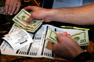 6 Ways People Earn Money Through Sports Betting