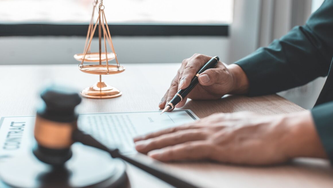 How an odessa car accident lawyer prevents low ball settlements