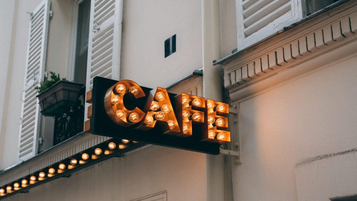 small business banking alternatives, small business financing options, business funding solutions, bypass bank loans, startup funding methods, alternative business finance, small business capital sources, local business funding, business credit options, entrepreneur funding strategies