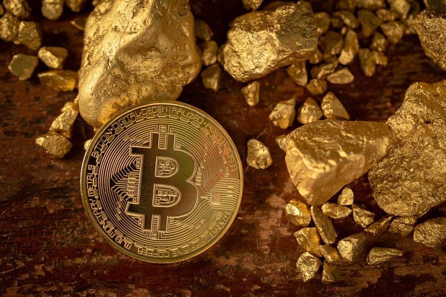 bitcoin vs gold, Bitcoin investment comparison, gold vs cryptocurrency, best asset for investment, digital currency vs precious metal, cryptocurrency vs gold security, investing in Bitcoin or gold, gold investment benefits, Bitcoin potential growth, precious metals investment
