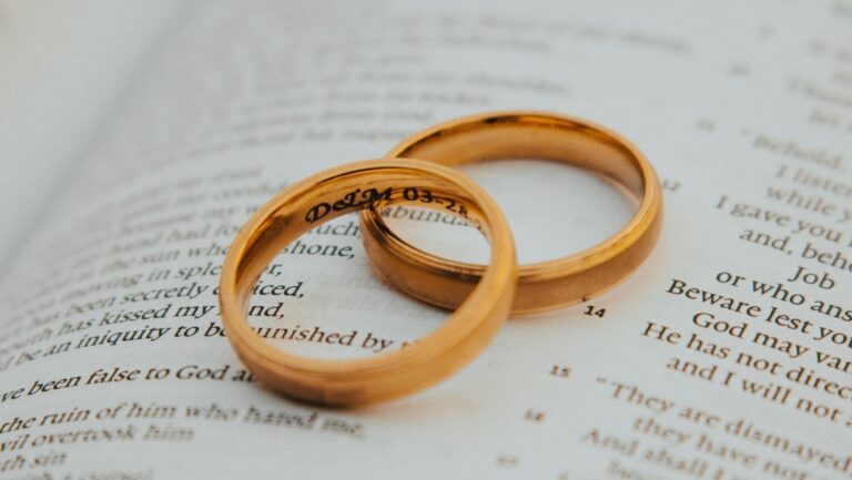 Choosing the Perfect Engraving for Your Signet Ring